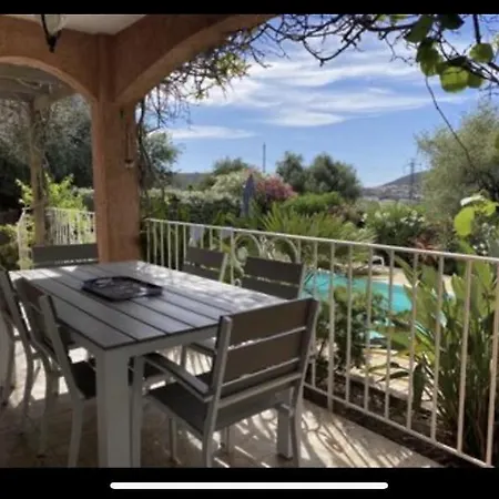 Villa Petit Coin De Paradis, Avec Piscine.